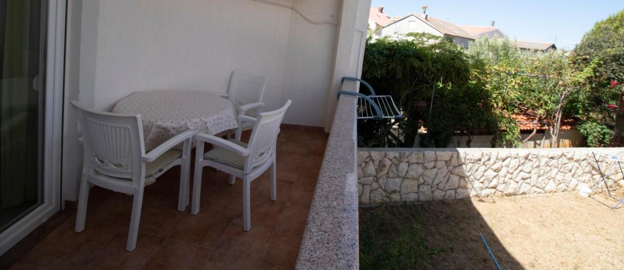 Apartment Dony - Ticic Novalja Exterior foto